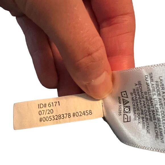 NWT! Express navy sweater. Size large - Picture 6 of 11